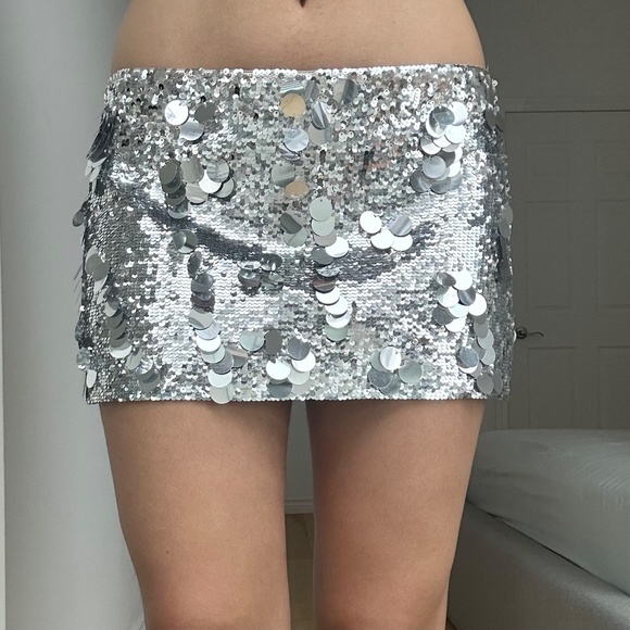 DANIELLE GUIZIO LOW RISE PAILLETTE SKIRT IN SILVER - Picture 1 of 7